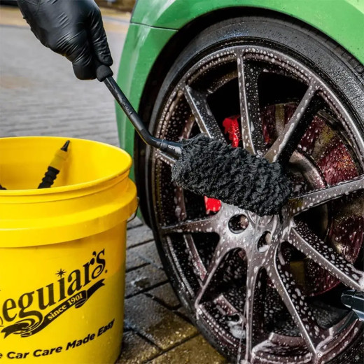 Щітка мікрофіброва для дисків - Meguiar`s Supreme Microfibre Angled Wheel Cleaning Brush (X190700EU)