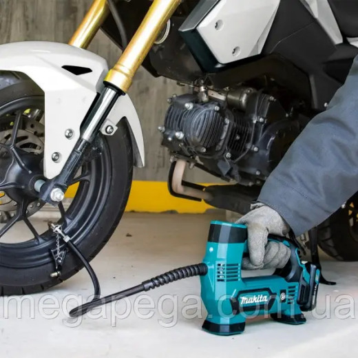 Акумуляторний компресор Makita MP100DZ