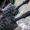 Щітка мікрофіброва для миття дисків - Meguiar's Supreme Microfibre Wheel Brush Medium 35 см. (X1902EU)