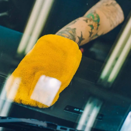 Рукавиця мікрофіброва для догляду за салоном - Meguiar's Detailing Mitt 5x25x15 см. жовтий (X1804EU)