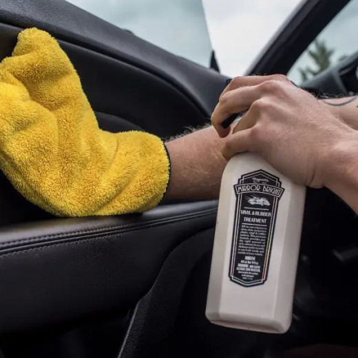 Рукавиця мікрофіброва для догляду за салоном - Meguiar's Detailing Mitt 5x25x15 см. жовтий (X1804EU)